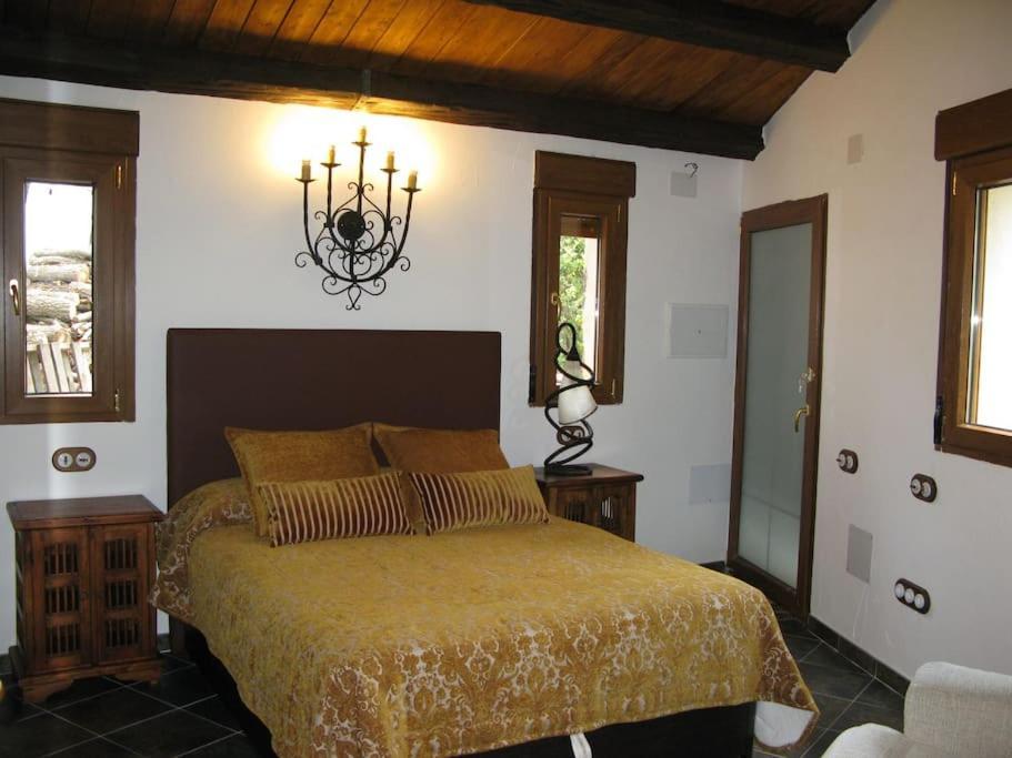 הוילה Ávila Casa De Cucu Navaluenga מראה חיצוני תמונה